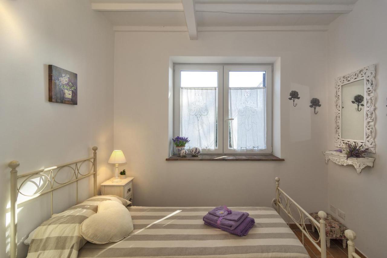 Casale Belvedere "Il Melograno" มาสซาโรซา ภายนอก รูปภาพ