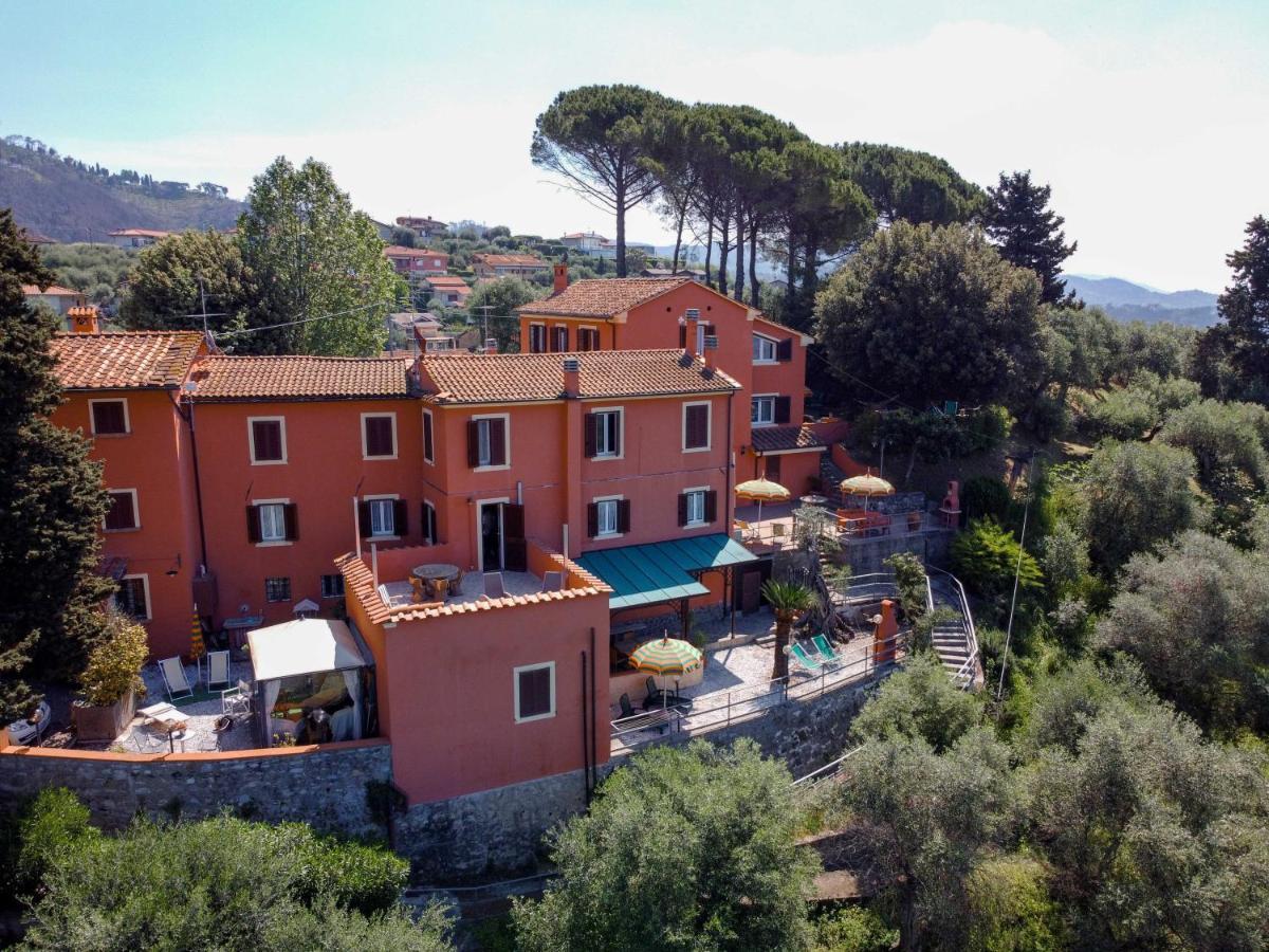 Casale Belvedere "Il Melograno" มาสซาโรซา ภายนอก รูปภาพ